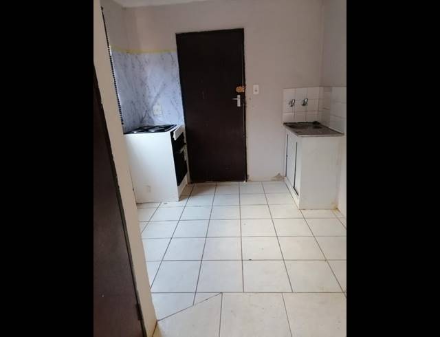 2 BEDROOM HOUSE FOR SALE IN PROTEA GLEN